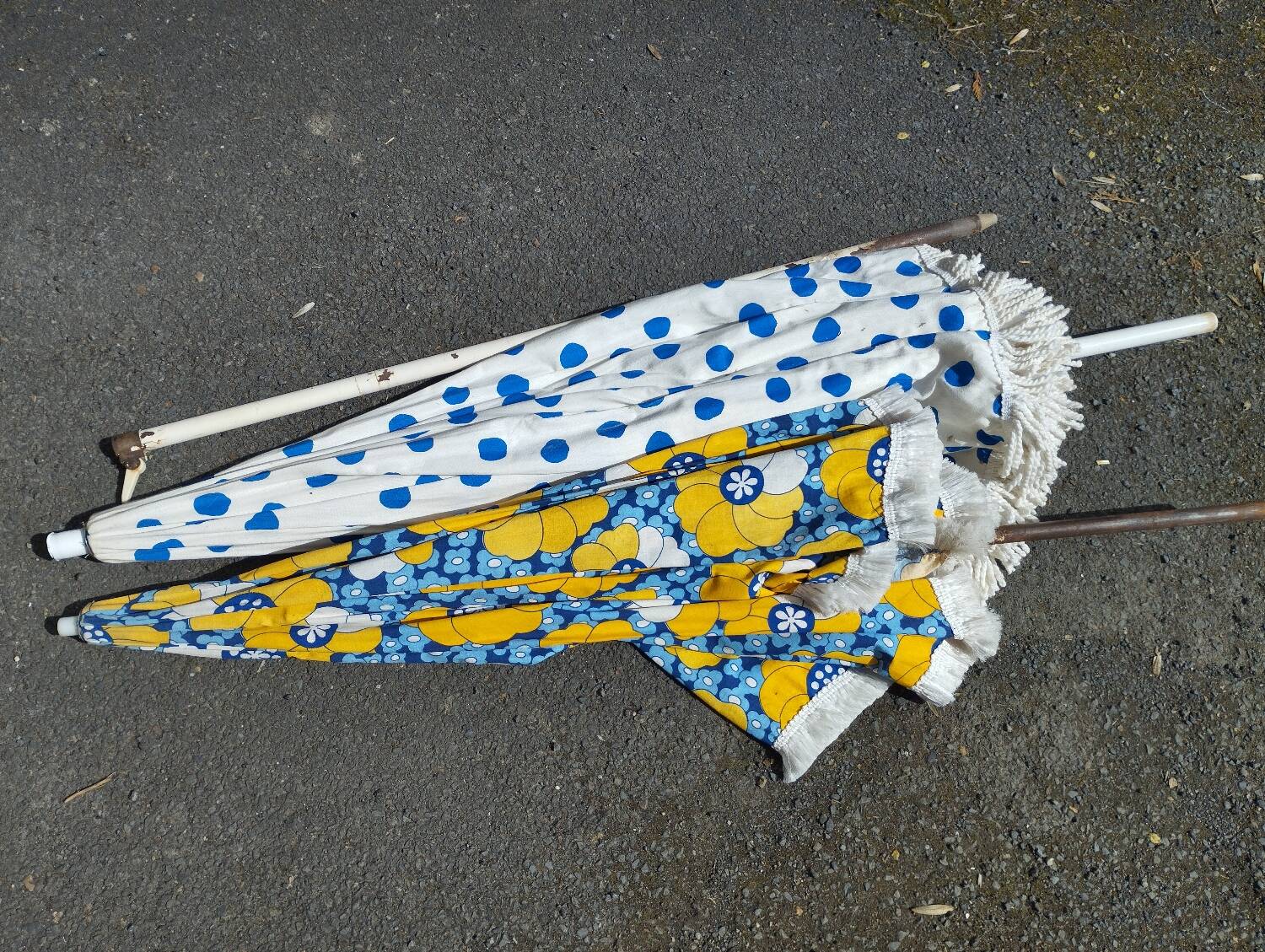 Parasol vintage à fleurs