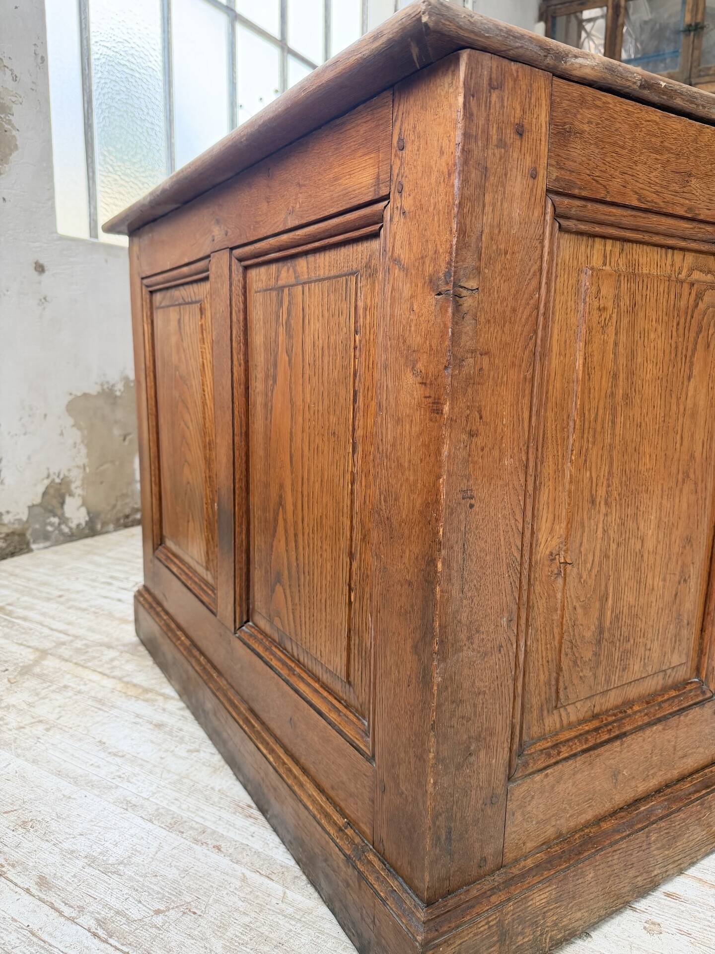 Counter or desk in oak from the 1950s.