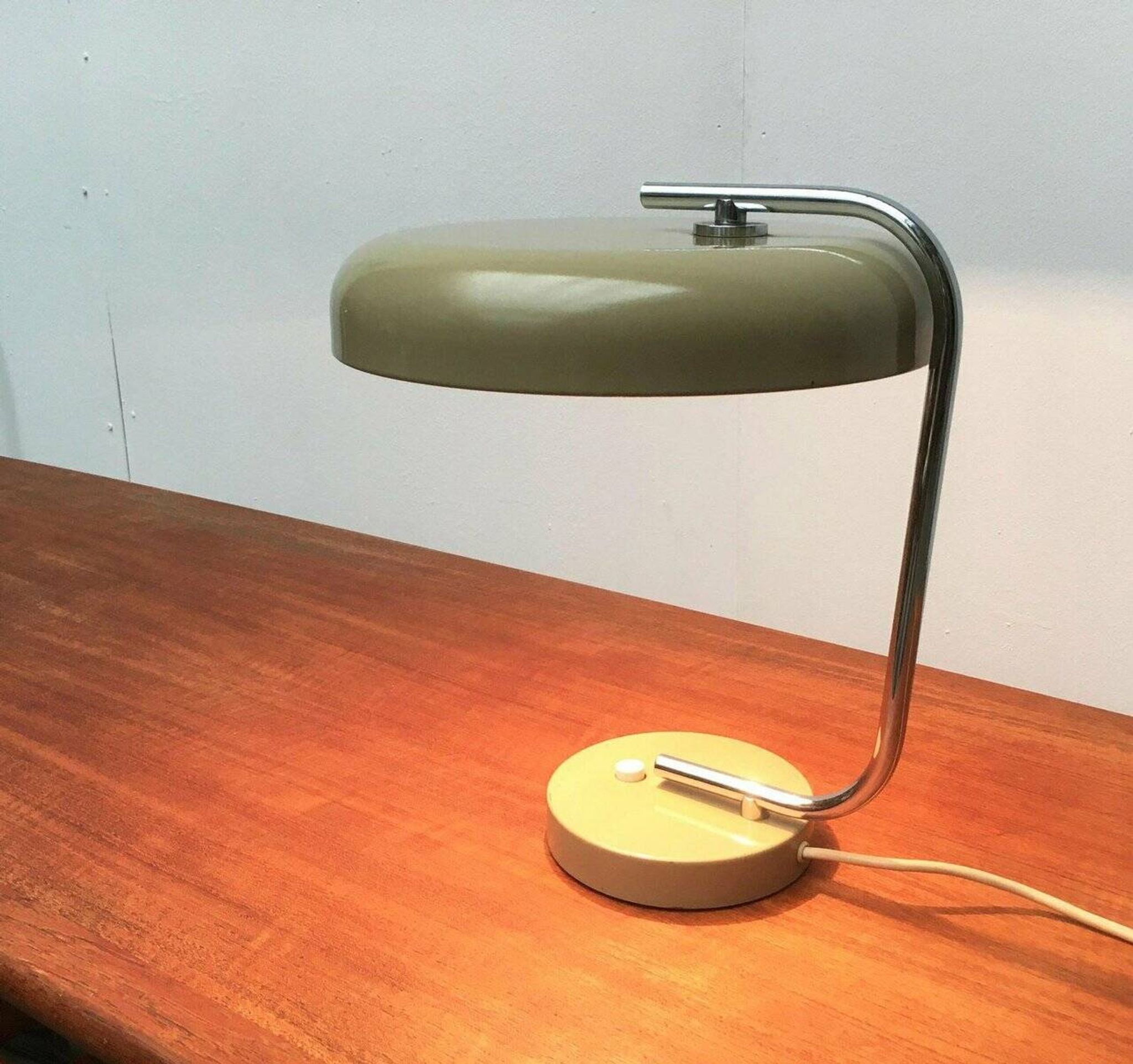 Minimalist German table lamp from the mid-century space age by Hustadt Leuchten, 1960s.