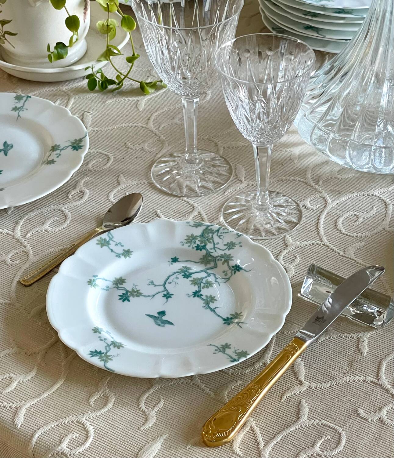 12 Haviland Limoges dessert plates.