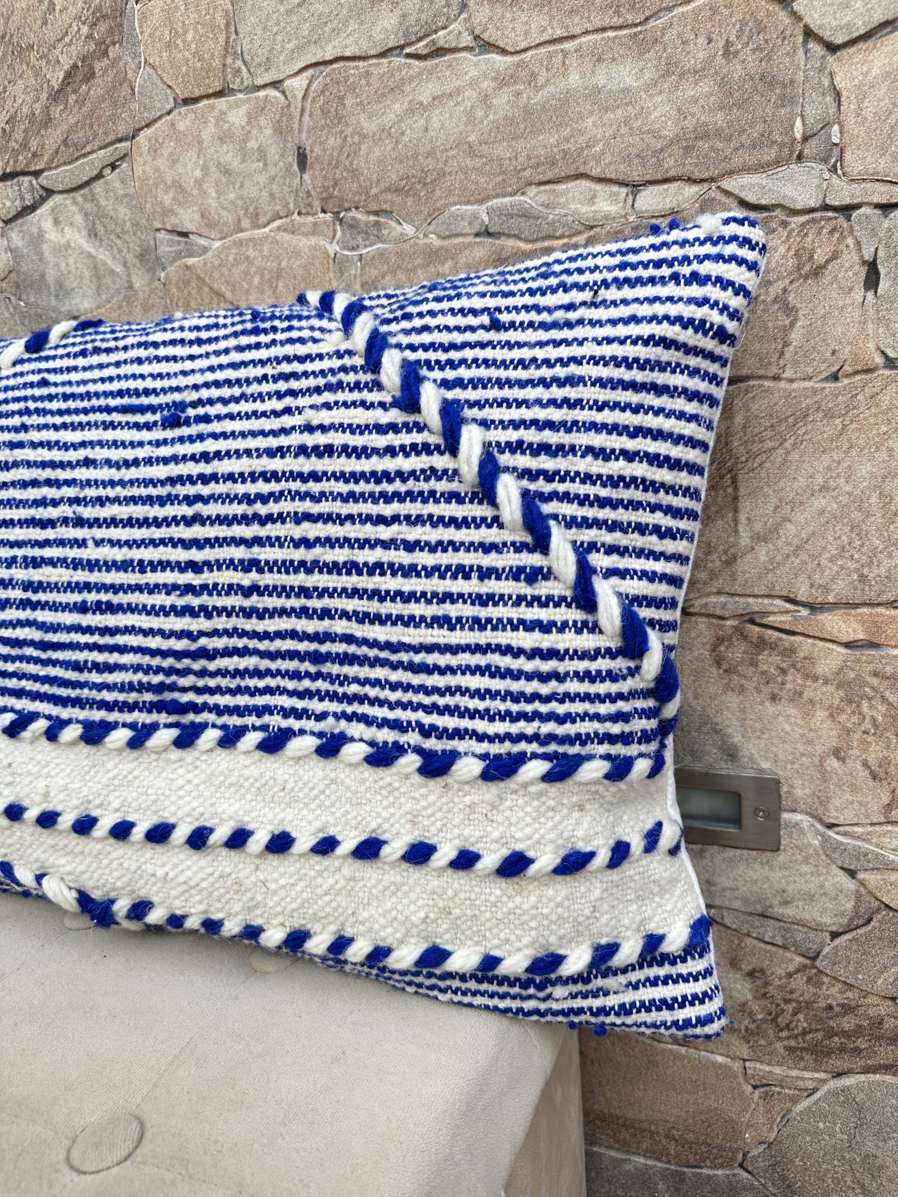 Handmade cushion cover in Berber wool: Moroccan Kilim cushion