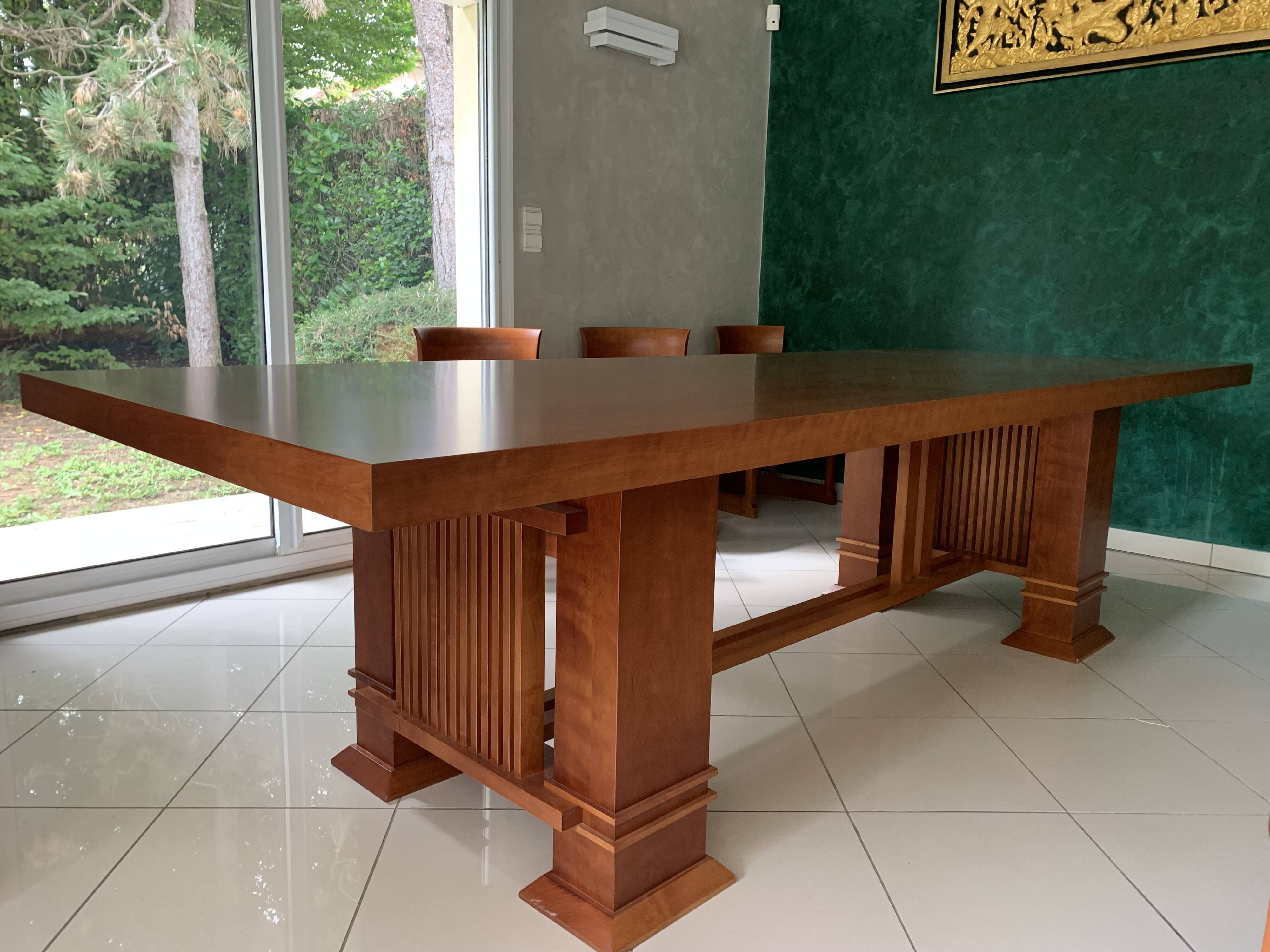 Lot de une table  et 6 fauteuils inspiration Frank Lloyd wright