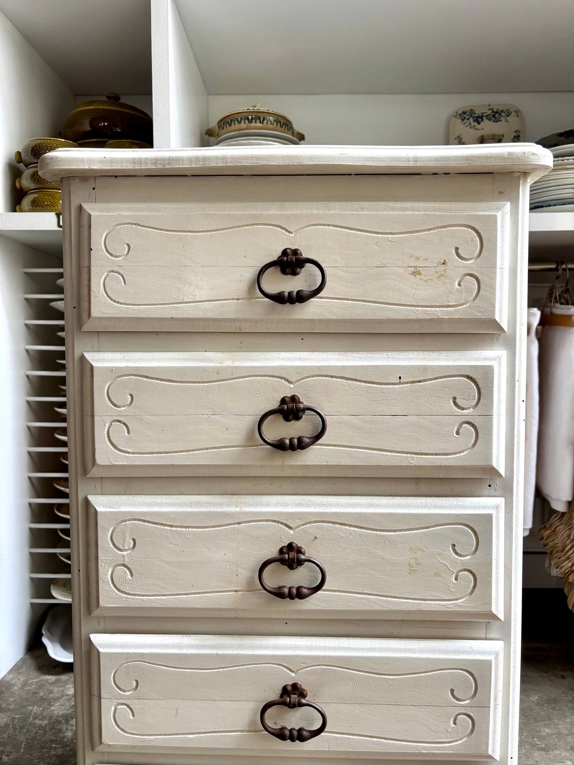 Chiffonnier 5 tiroirs en bois blanc