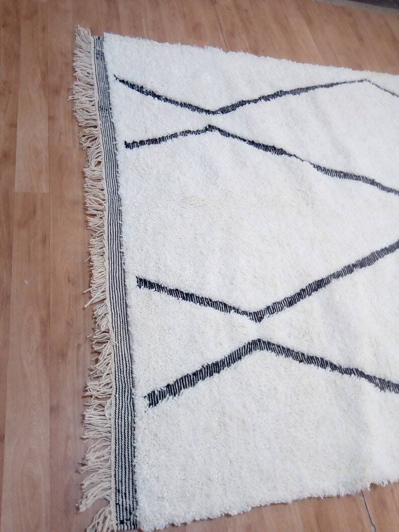 Tapis marocain Beni Ourain en laine tissée à la main