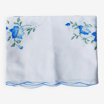 Small flowery tablecloth