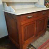 Toilet/dressing table