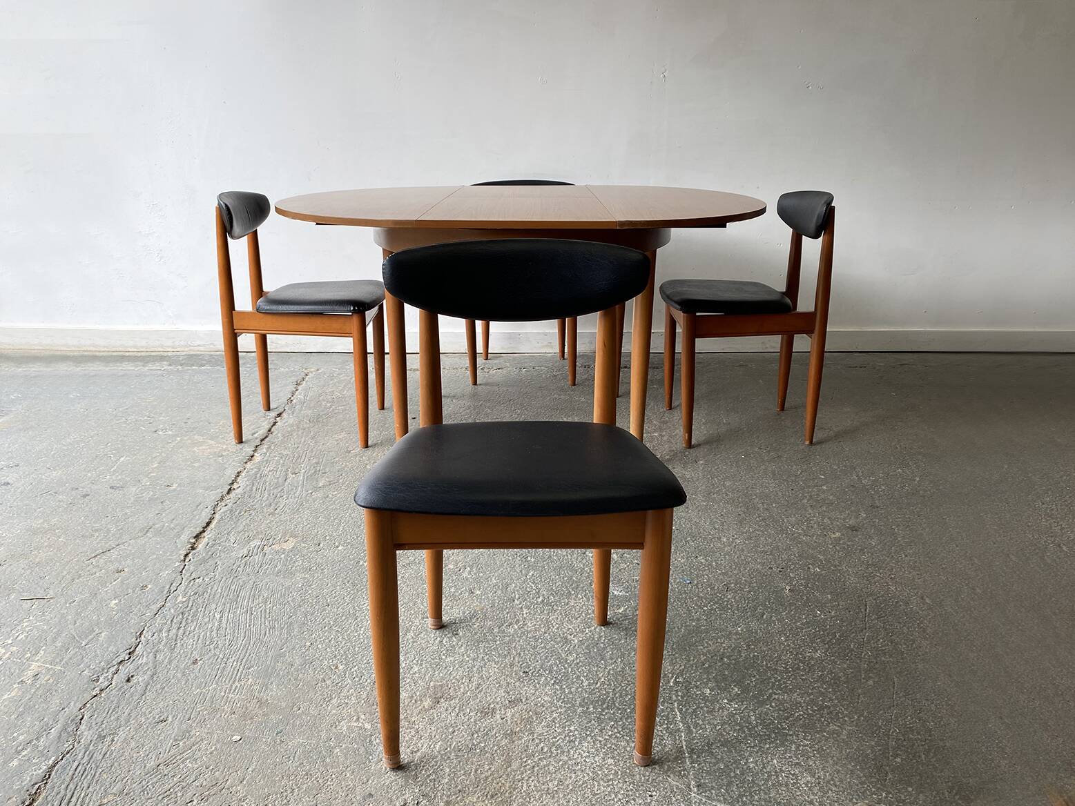 Mid-Century Modern 1960’s dining table and chairs set by Schreiber Furnitur