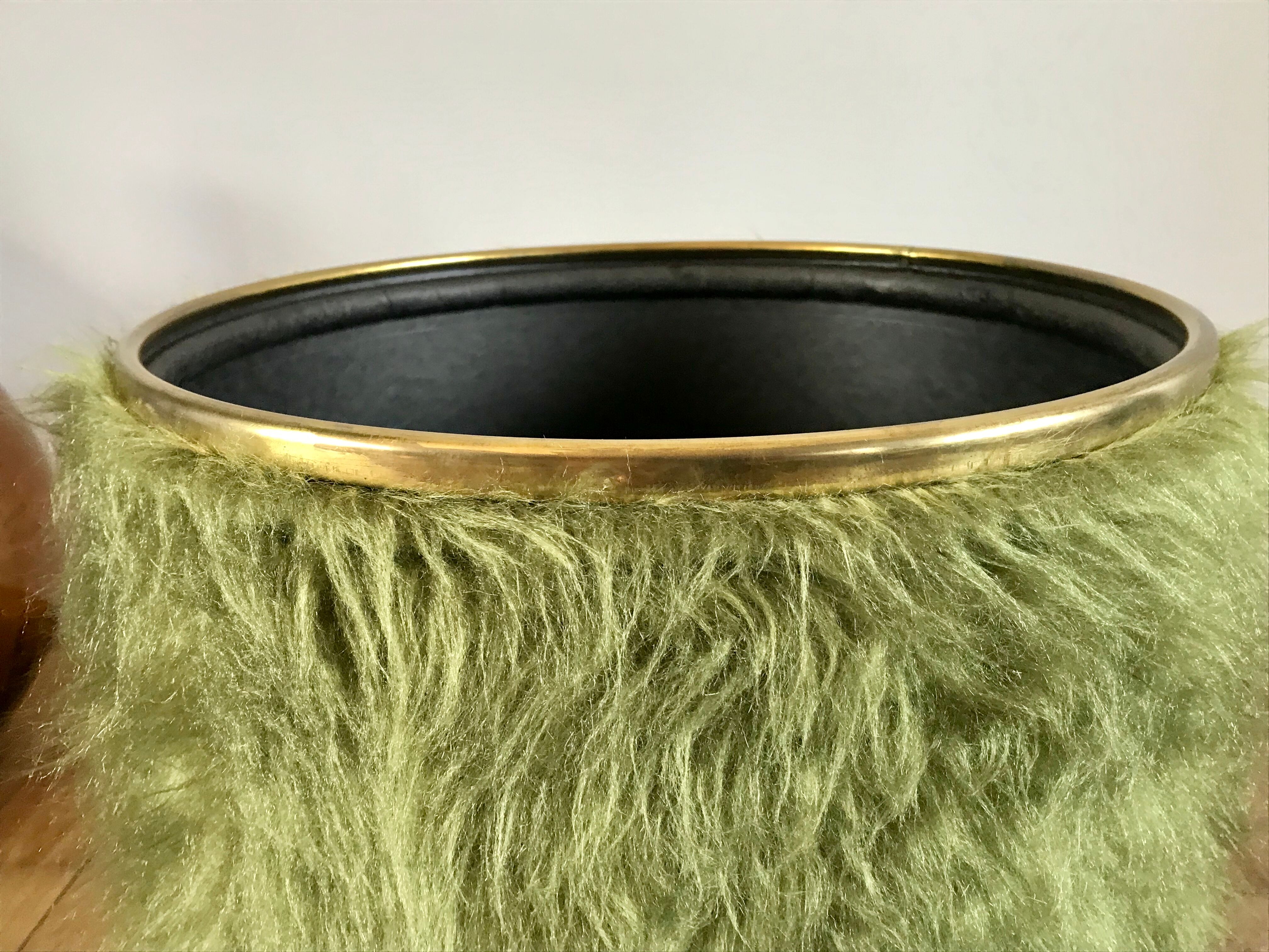 Pouf chest moumoute green and gold vintage years 60-70