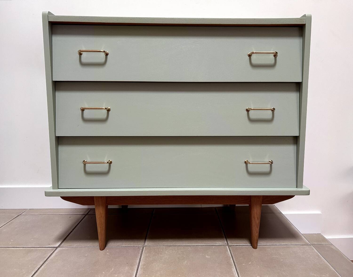Vintage chest of drawers