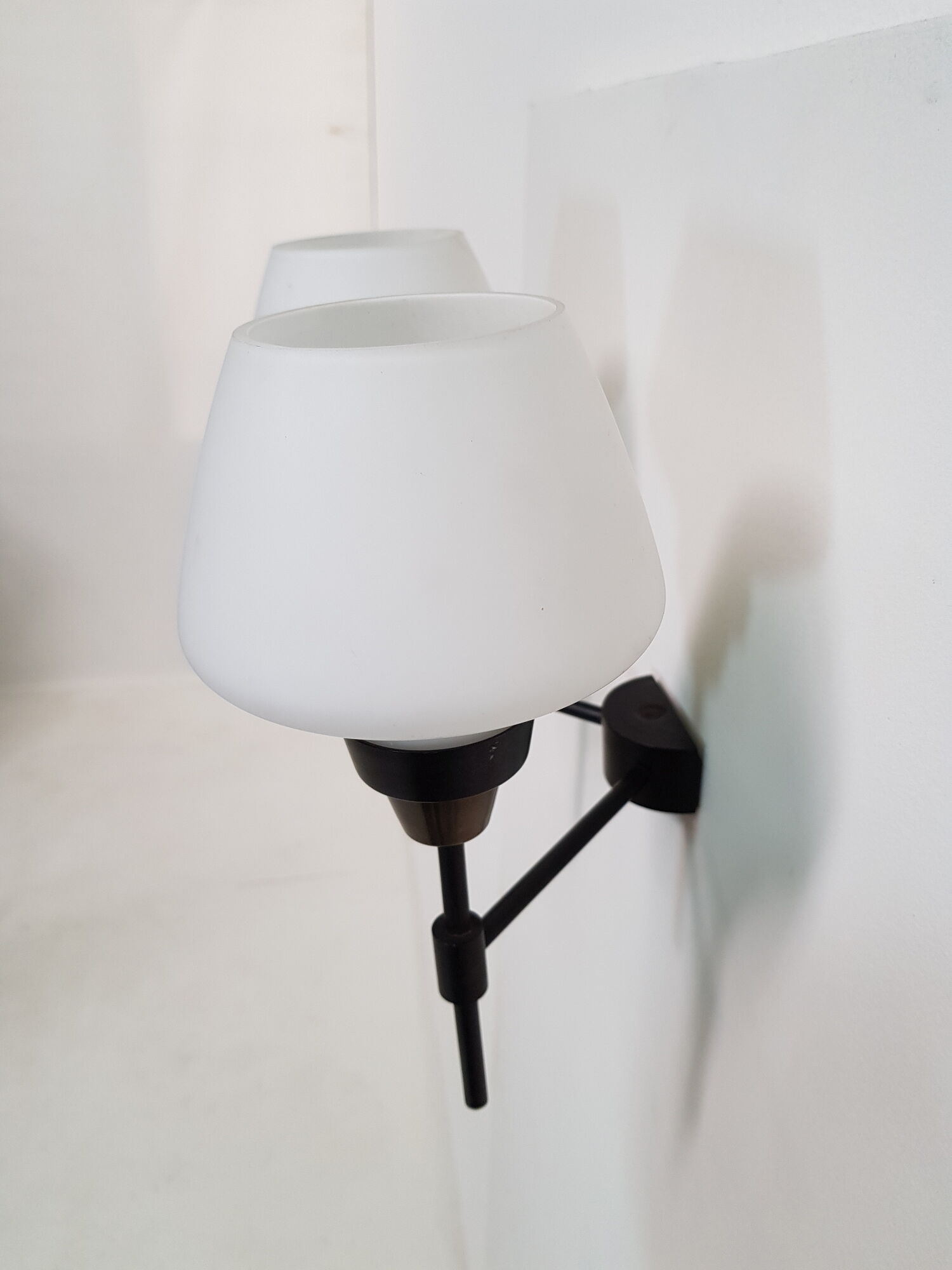 Wall light double Lunel brass metal and the 1950s opaline