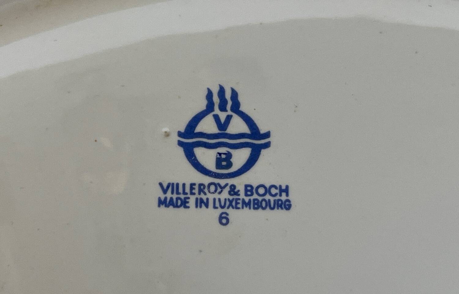 2 compartment dishes Villeroy and Boch