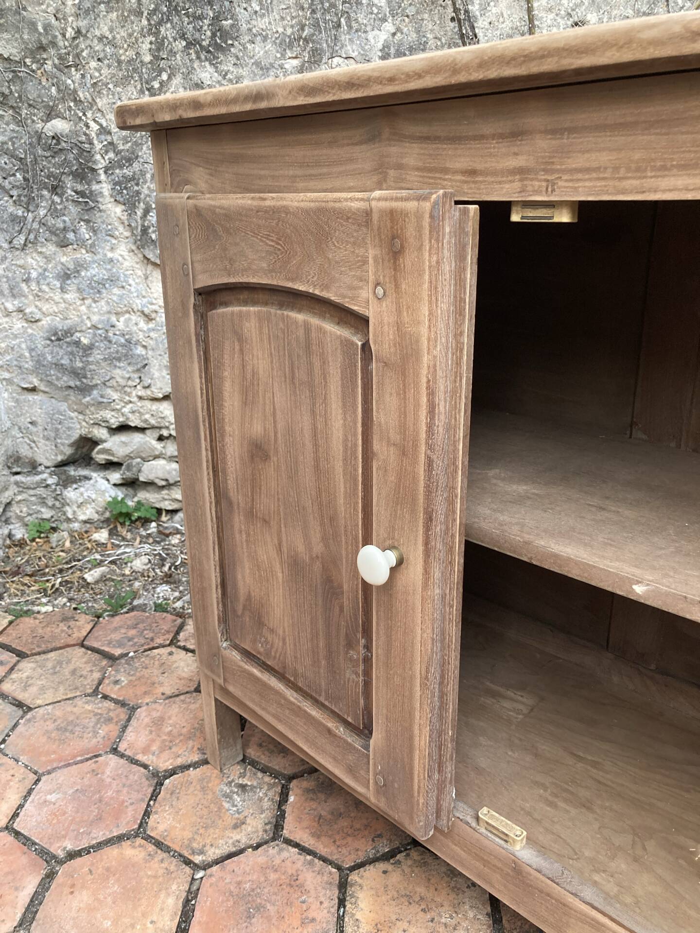 Petit buffet ancien en bois 