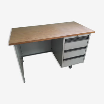 Industrial-style sheet steel desk
