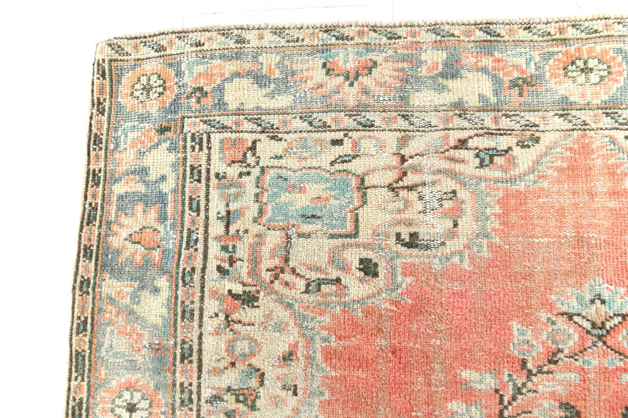 Red & Cream Classic Pattern Vintage Rug, 180x261Cm