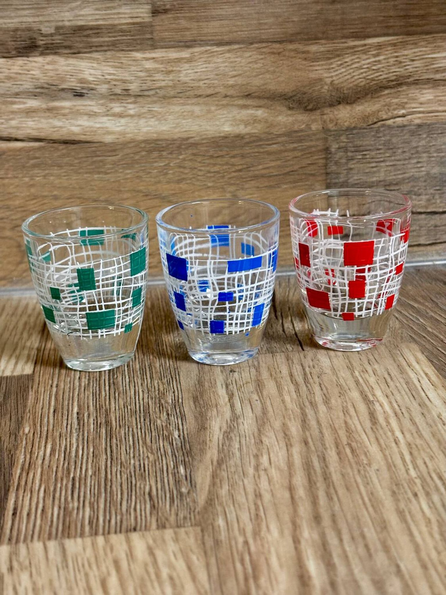 Vintage carafe et ses 3 verres à liqueur style graphique