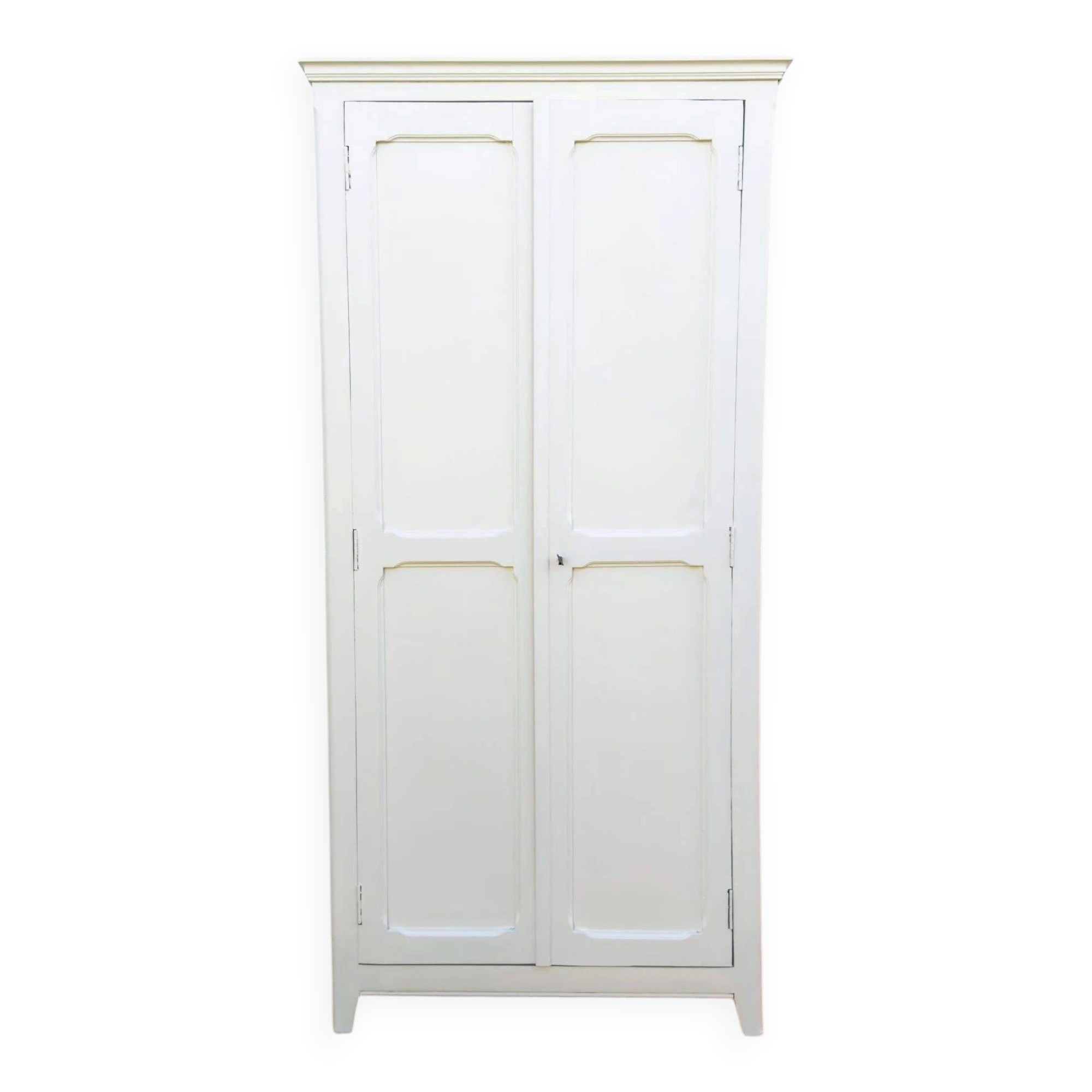 Armoire parisienne