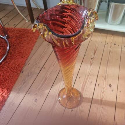 Very large vintage cornucopia vase in gradient red and amber glass - H 53.5 cm