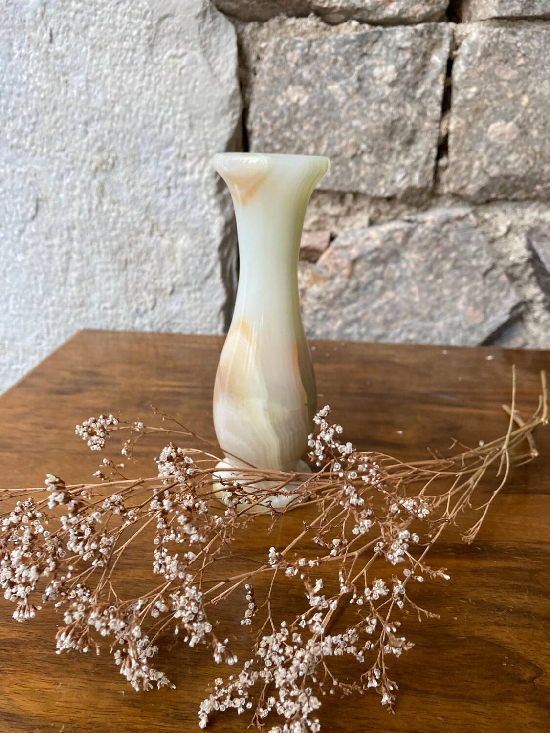 Alabaster soliflore vase