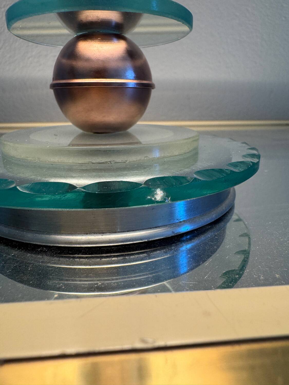 Small Art Deco lamp in copper glass