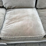 Beautiful Knole model canapé in velvet.