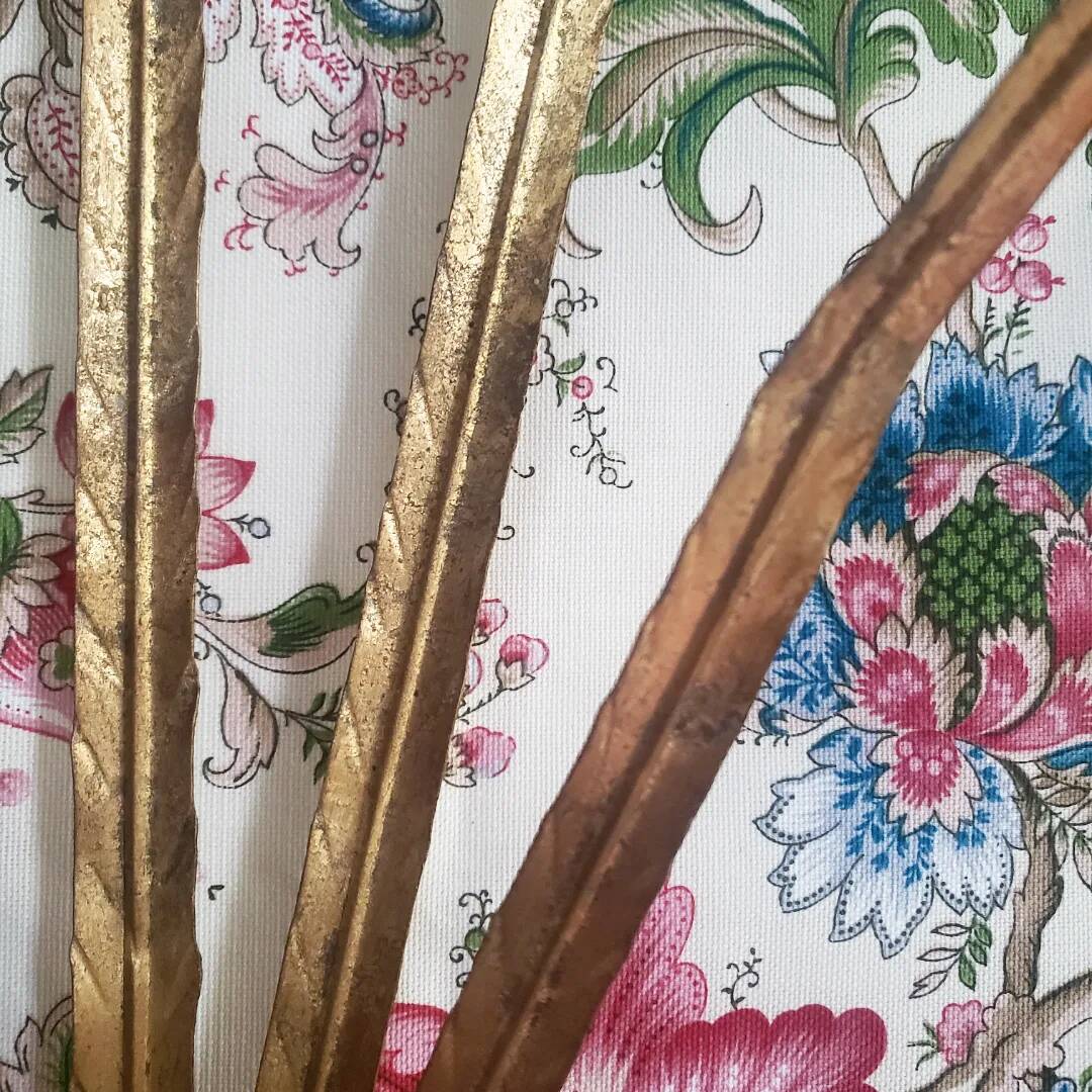 Golden reed wall lamp