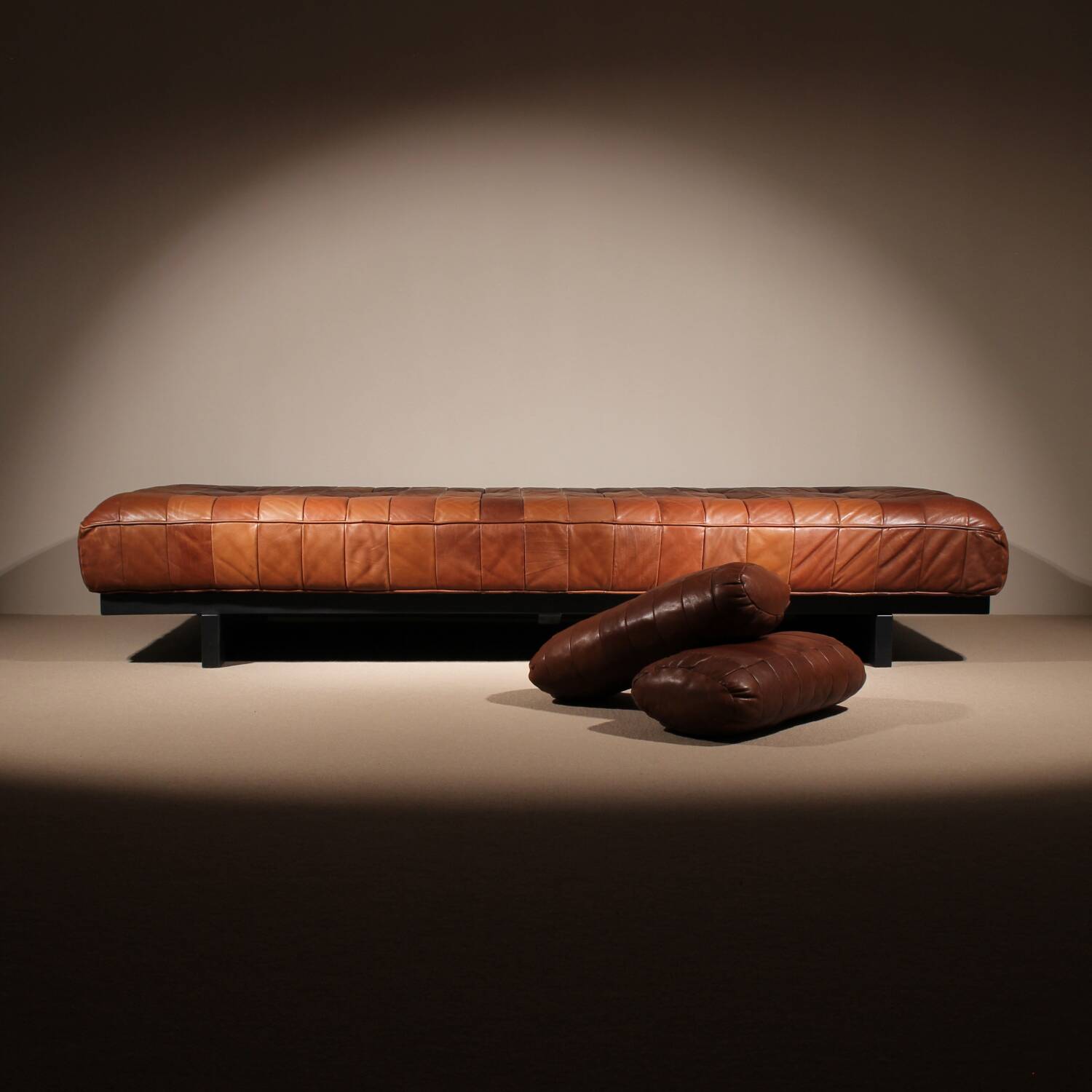 Lit de jour 'DS-80' en cuir patchwork cognac par De Sede, Suisse