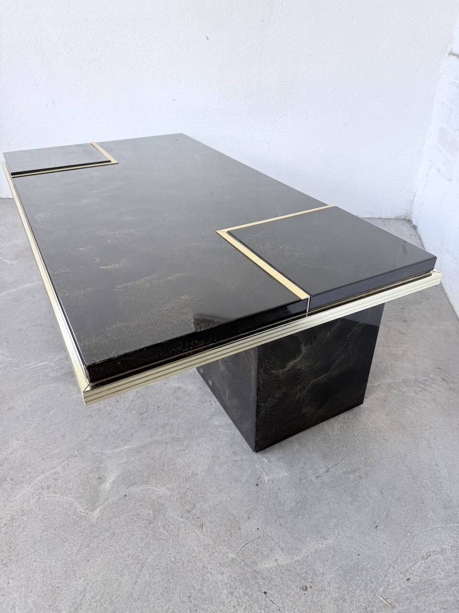"Rizzo" lacquered and brass coffee-bar table from the 1970s.