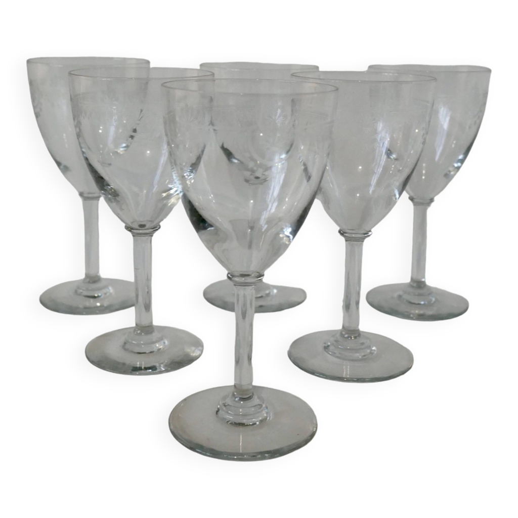 8 + 1 Verres Coniques Anciens Taillés EUR 15,00 - FR