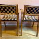 Paire de chaises des années 50 en chêne dorées.