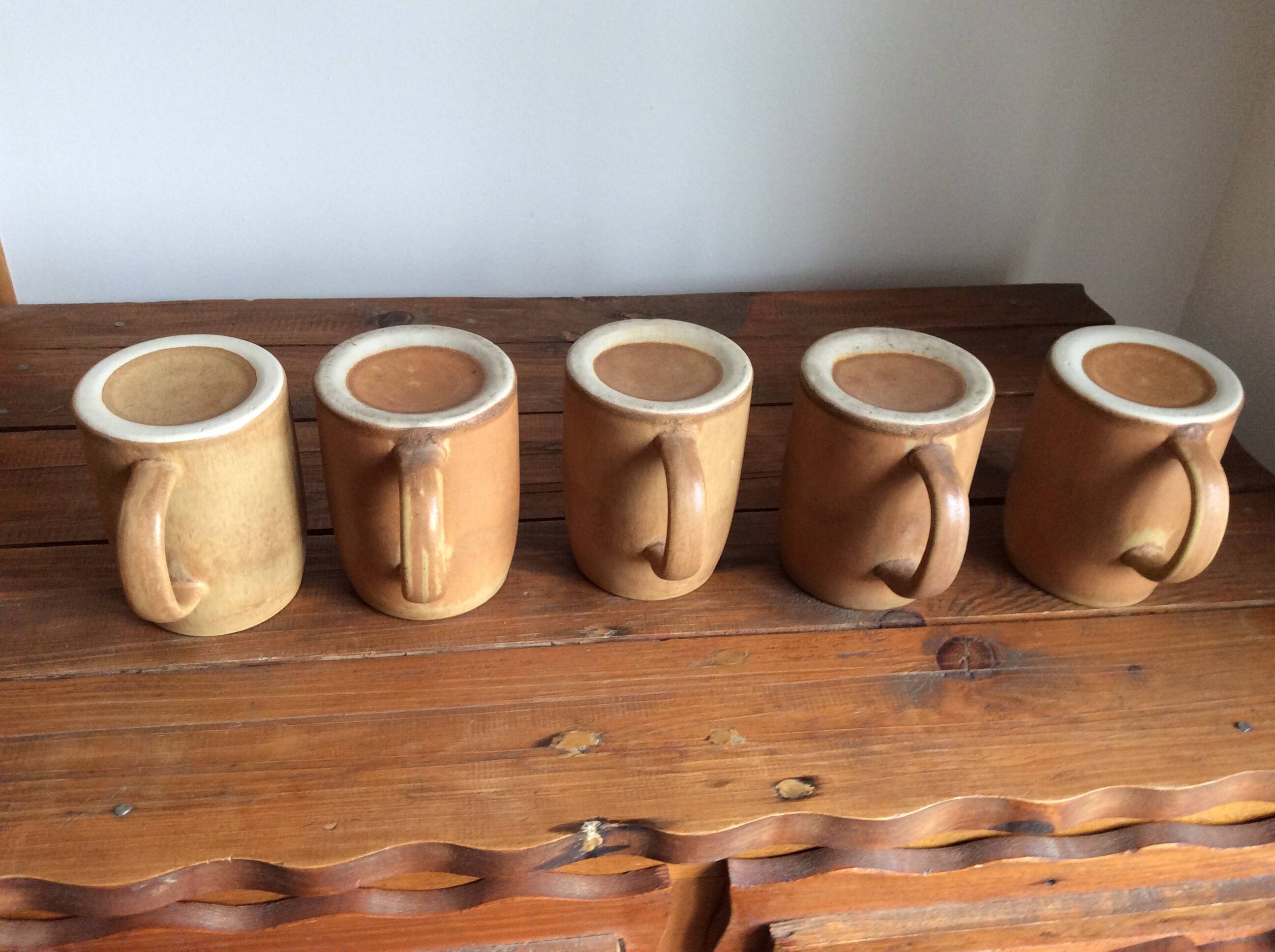 5 stoneware mugs