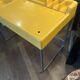 Bureau en plastique moulé