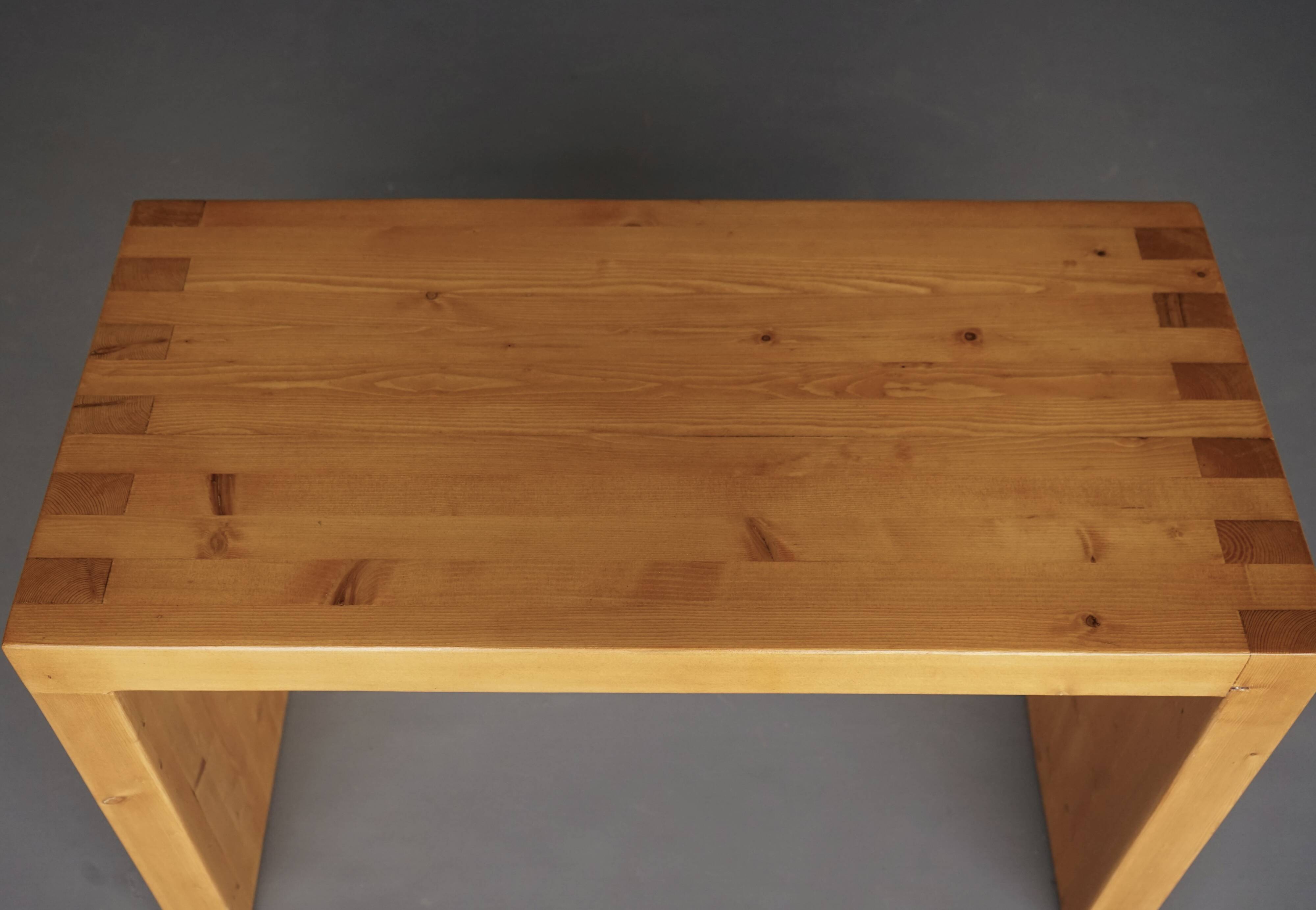 Vintage solid Pine Bench in the style of Ate van Apeldoorn, 1970s