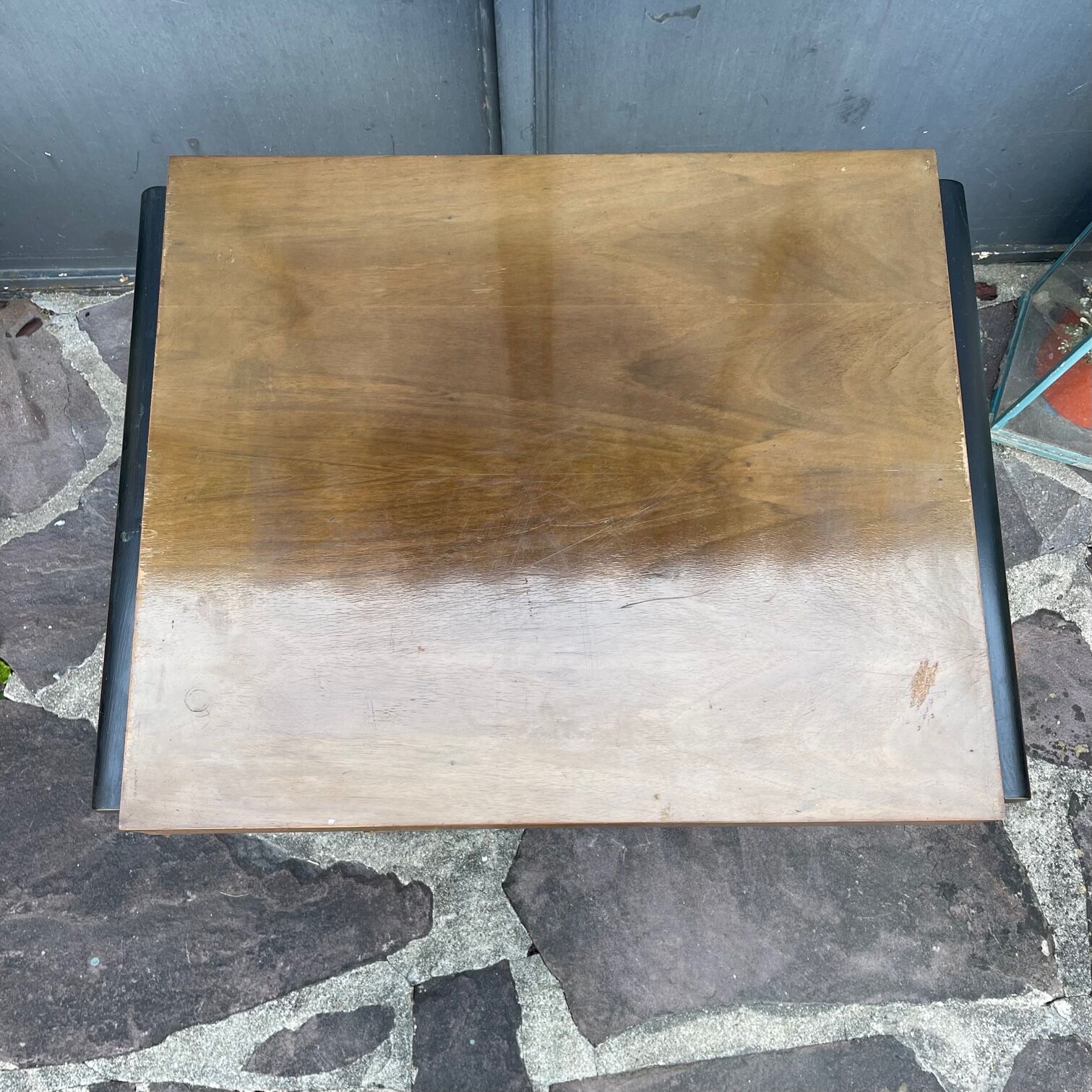 Table d'appoint sur roulette année 40