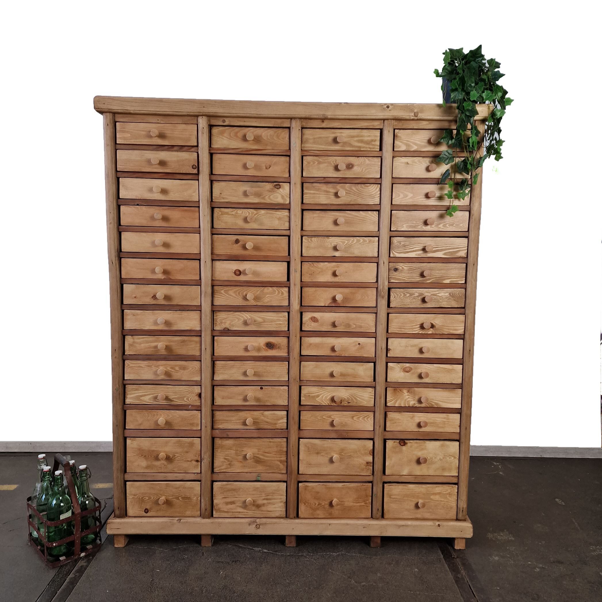 Vintage chest of drawers