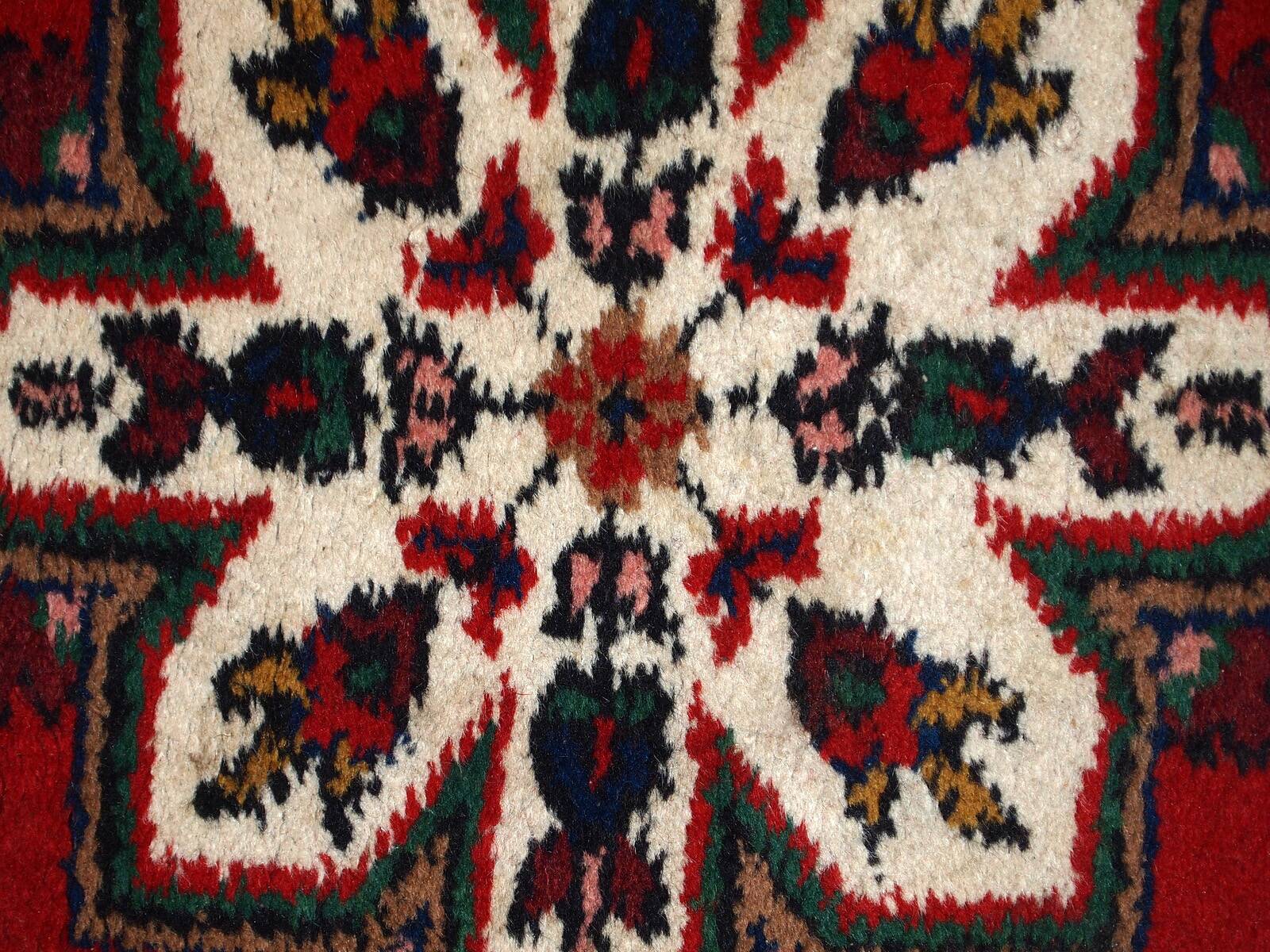 Tapis Vintage Hamadan en Laine, Années 1970, Élégance Florale du Moyen-Orie