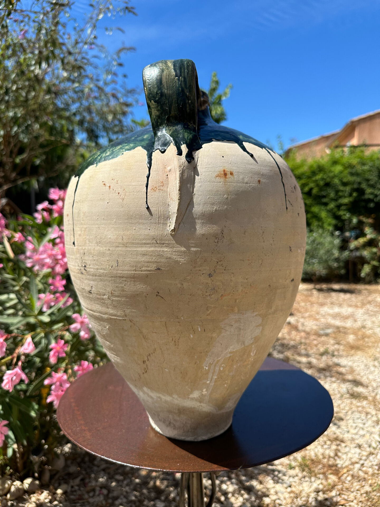 Earthenware jug from the 19th century.