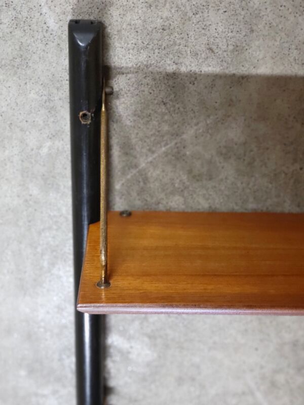 Système de mur par Louis van Teeffelen pour Wébé
