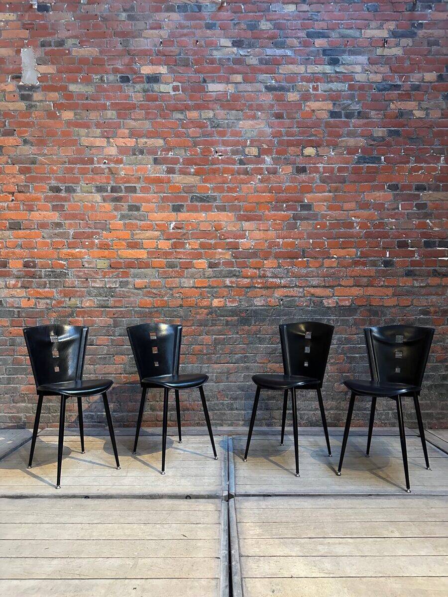 Suite de 4 chaises années 60