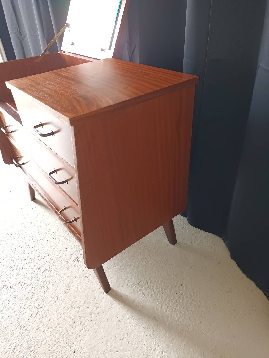 Vintage dressing table chest of drawers