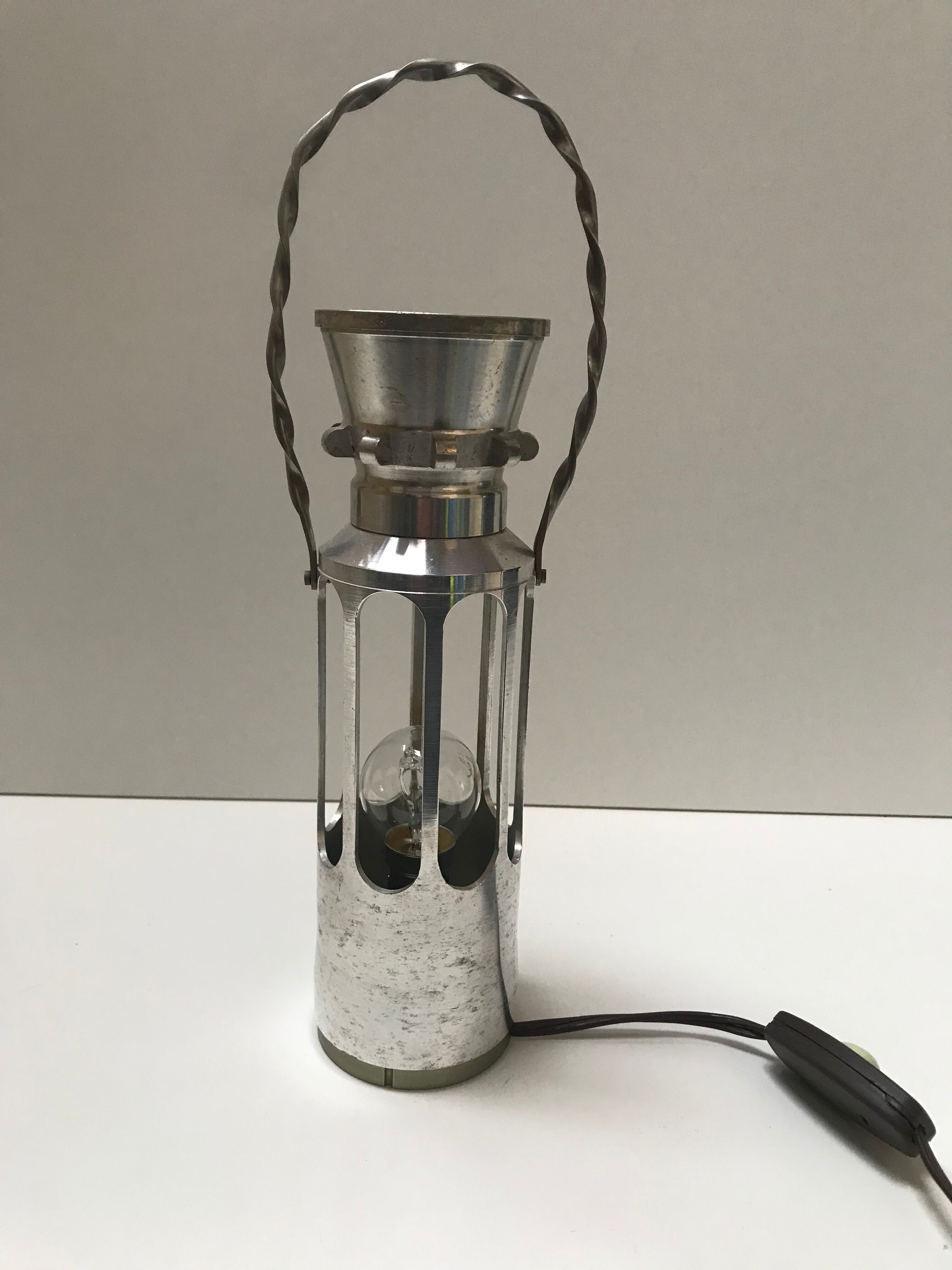 Lampe à poser aluminium