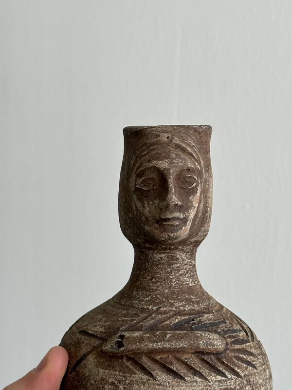 Vase décoratif en terre cuite brut