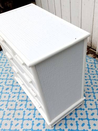 Commode blanche en rotin