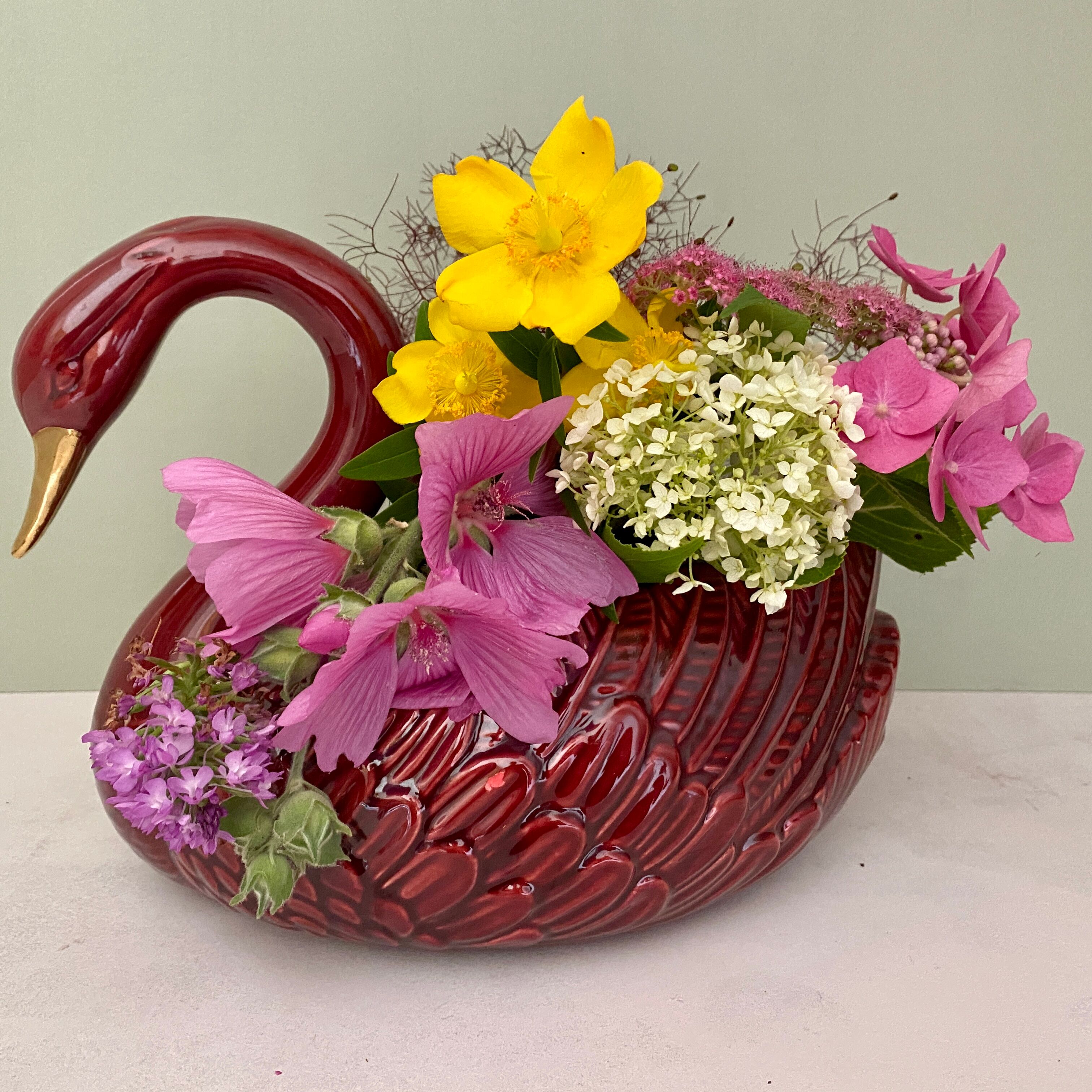 Vintage swan pot cover in red and gold ceramic