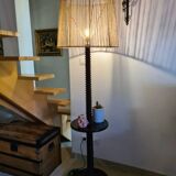 Floor lamp with press screw and jute