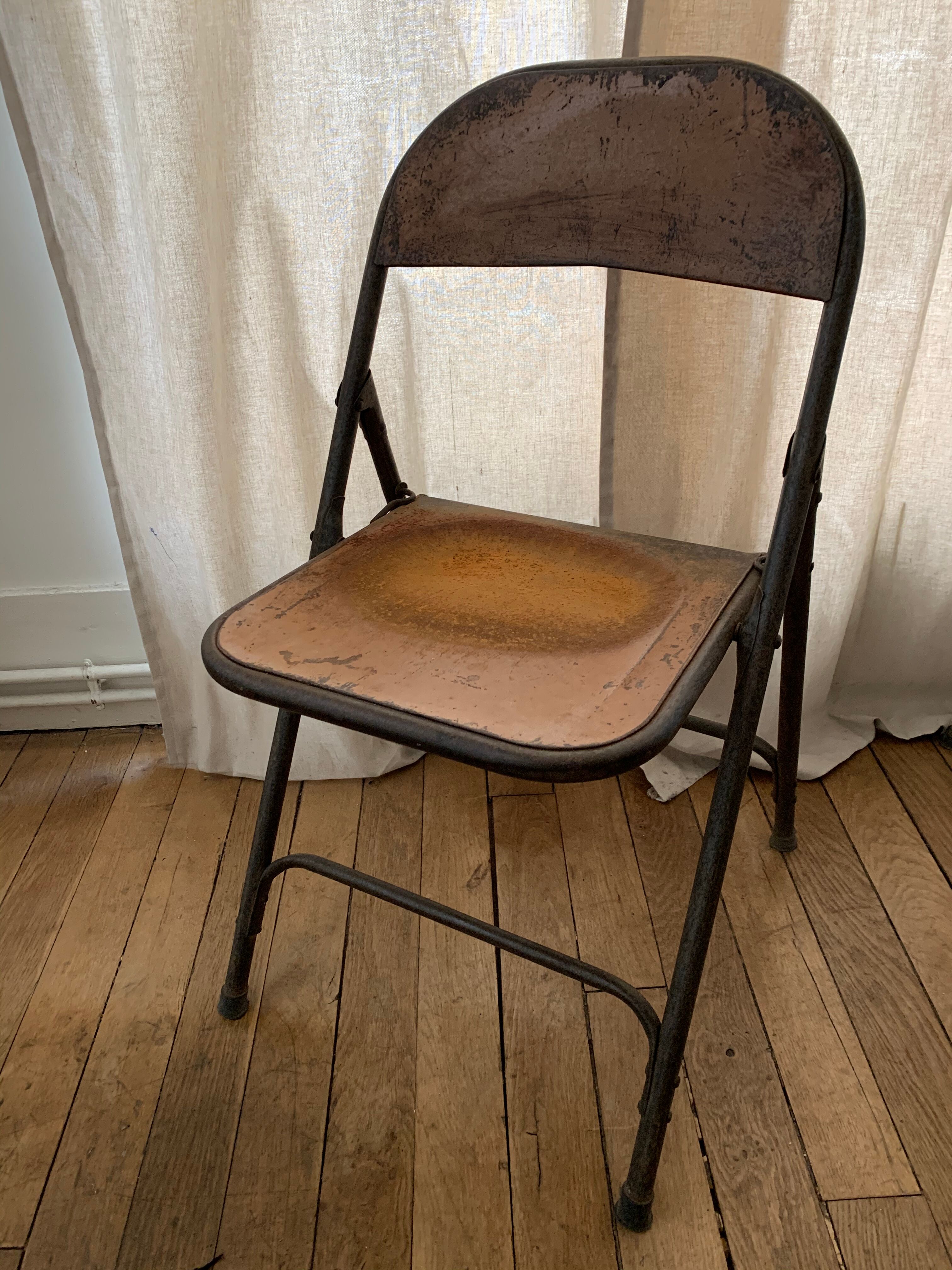 Lot of metal folding chairs