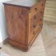 Commode 4 tiroirs en bois massif, début XXème s.