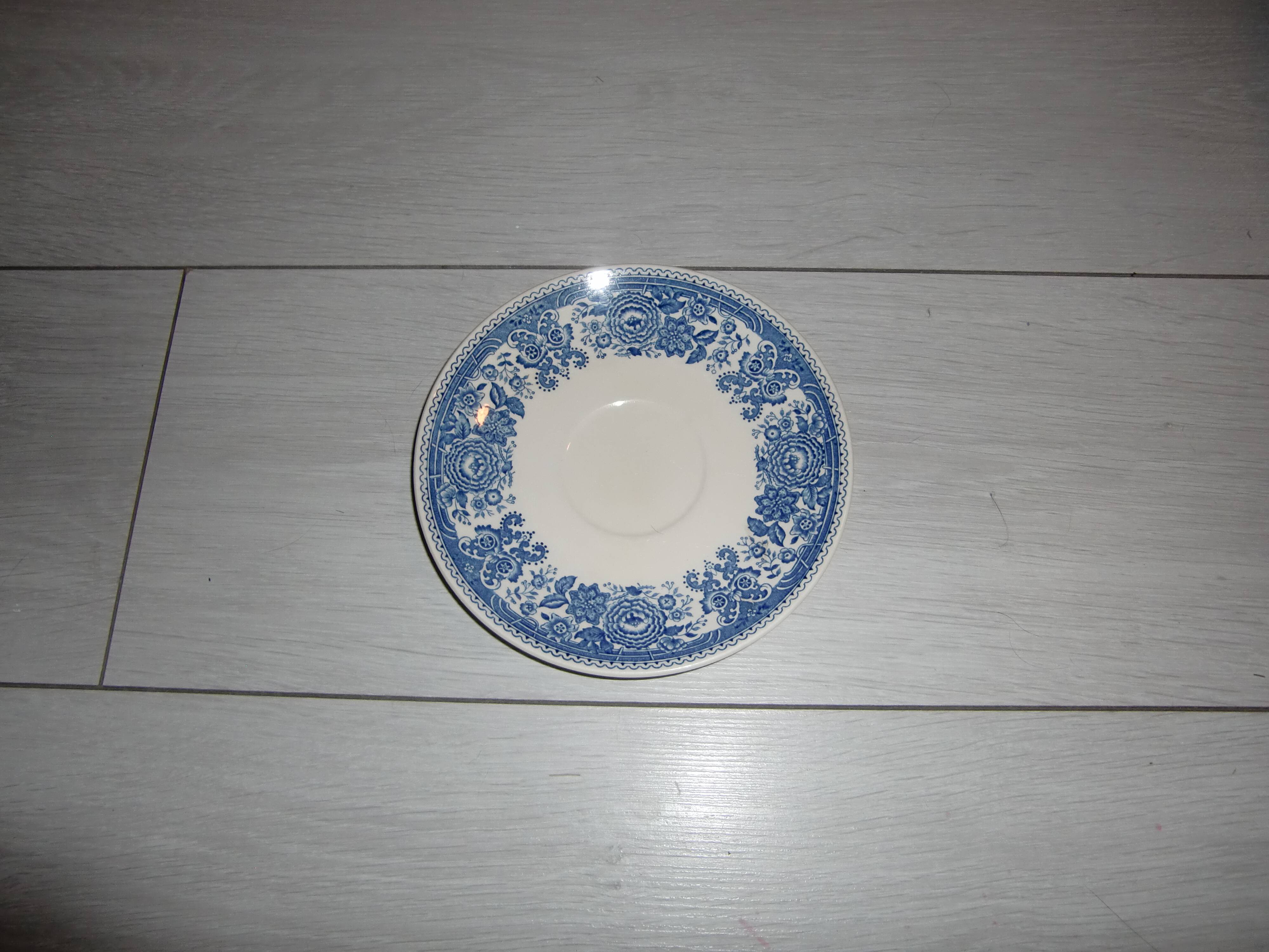 Small blue plate (diameter 17 cm)