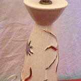 Longwy-designed lamp pose