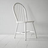 Contemporary White Scandinavian Chair
