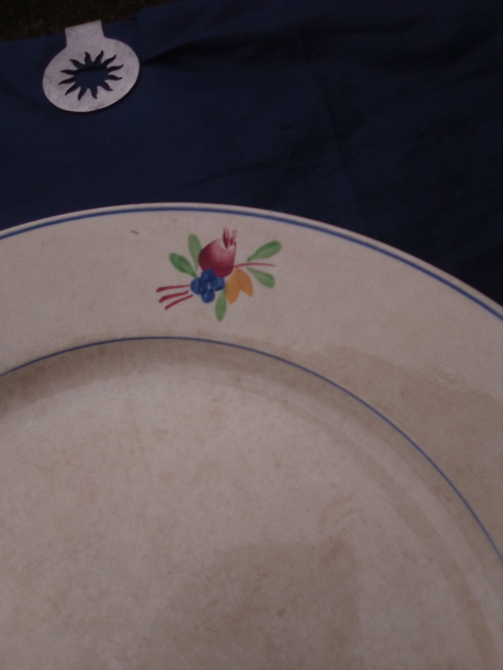 Hollow round dish and round dish in Gien earthenware nice model